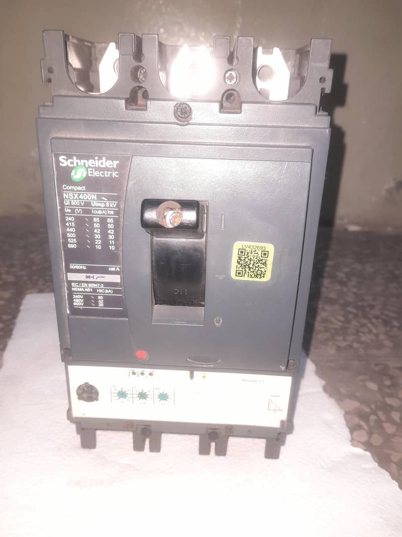 breaker 400A 0