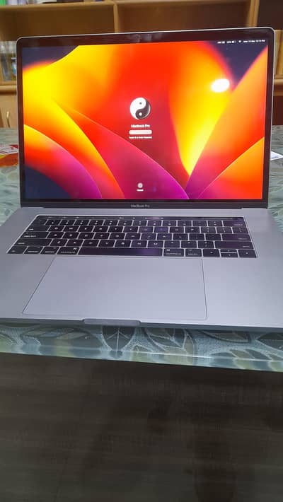 Macbook Pro 2017 Touch Bar - 16 Gb Ram | 512Gb SSD | 4GB Graphic Card
