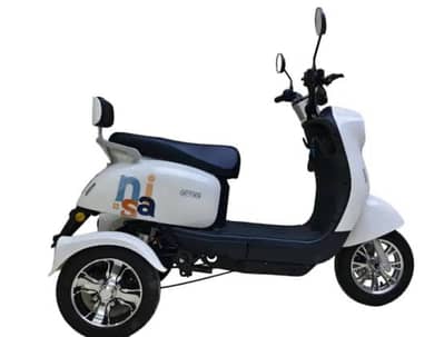 Eve Nisa 3 wheeler 1200 watts