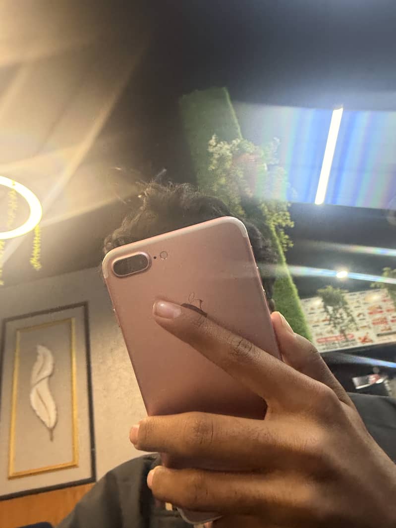 Apple iPhone 7 Plus 2