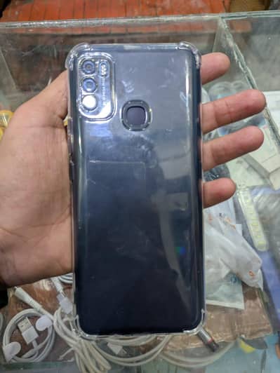 Infinix Hot 9 Play. 4/64 condition 9.5/10 all okay