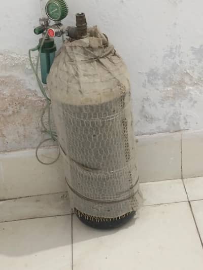 oxygen cylinder