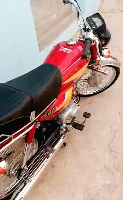 Honda CD 70 bike model 2003 WhatsApp call 03,25,7412,097