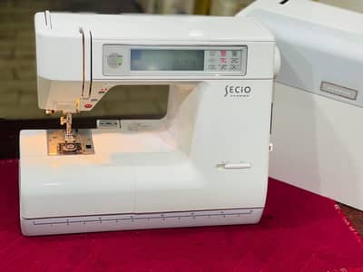 Automatic machine embroidery overlac peco janome machine