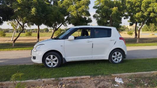Suzuki Swift 2015 Model - Excellent Family Car