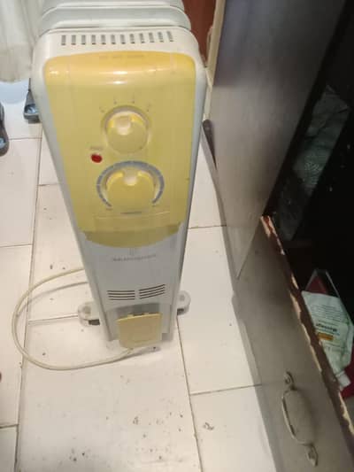 Black & Decker OR11 oil-filled radiator room heater.  Model No. OR11