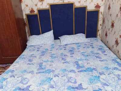 king size bed with side tables