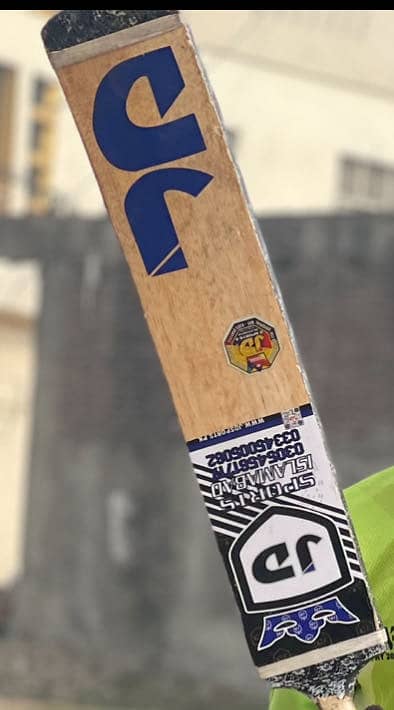 Jd fmc edition bat for sale 3 fingers bottom bat quality is very good