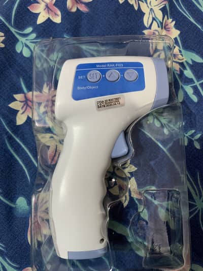 Medical forehead infared thermometer