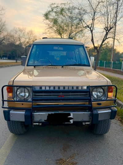Mitsubishi Pajero 1987