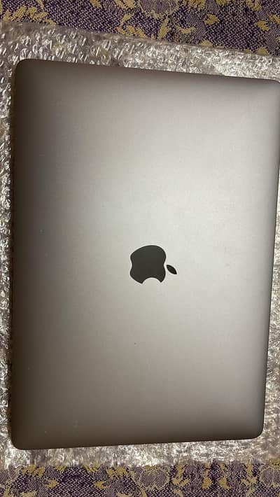 Macbook pro M2 2022 8GB 512 GB
