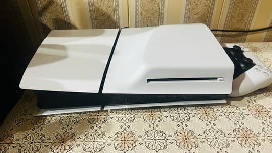 playstation 5 slim model  USA VARIANT 6 games installed