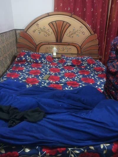 1 adad bed h  used me  hai 10k final h