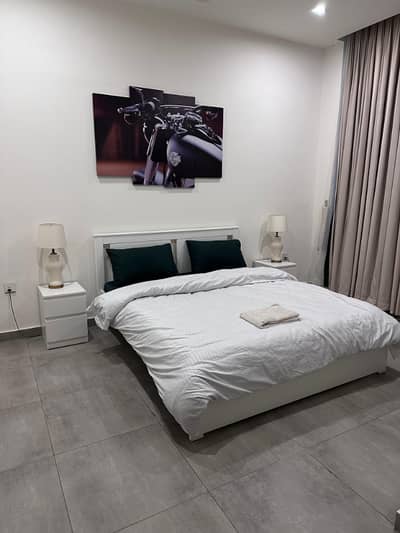 One bedroom per day weekly short stay for rent