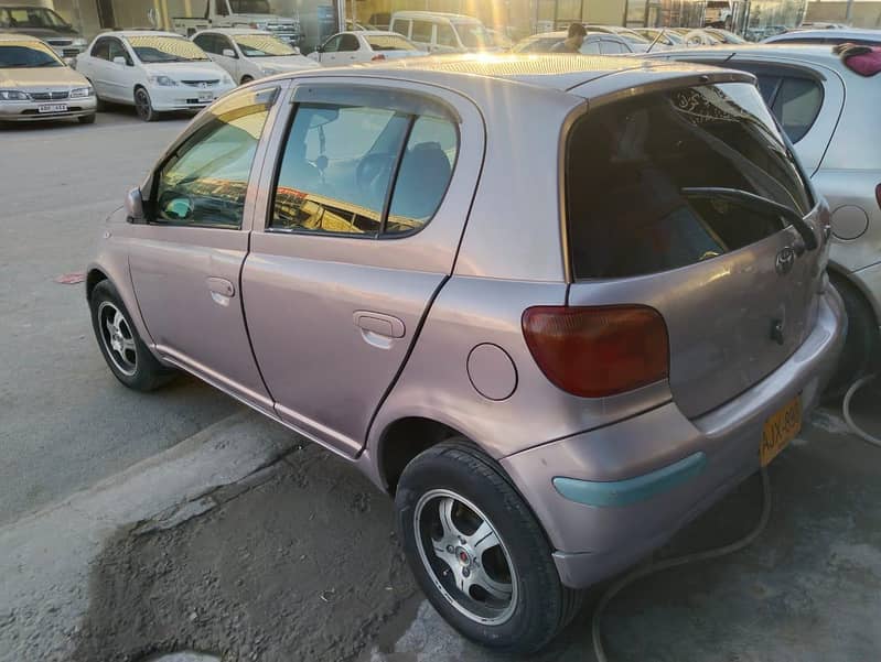 vitz 2002 model 1