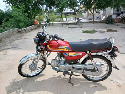 HONDA CD70 2025