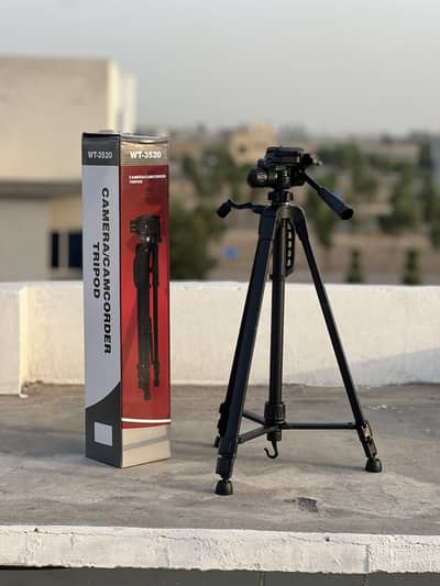 3520 High quality large tripod stand for mobile and DSLR camera
