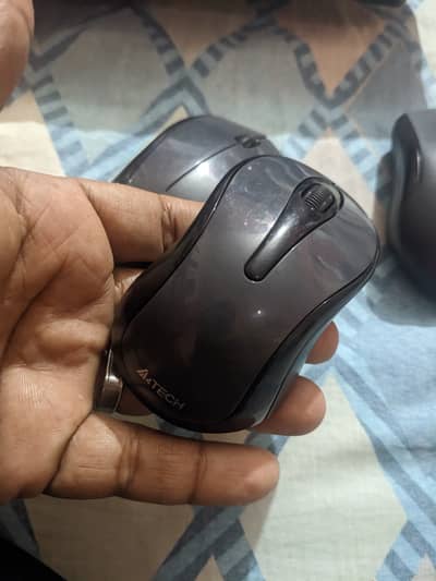 a4tech wireless mouse g3-280 ns urgent sale new delivery avalible