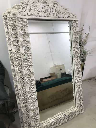 Mirror three white cravings waley.