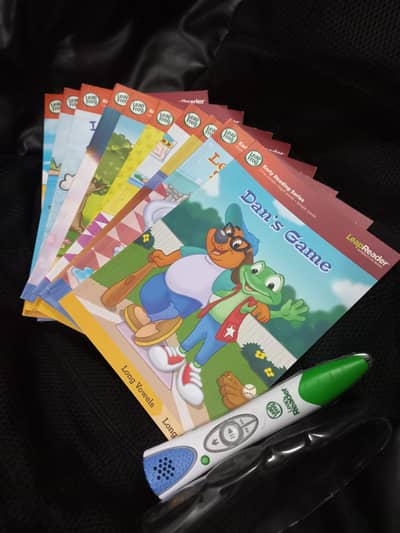 LeapFrog LeapReader Pen with 10 books for kids to learn and read
