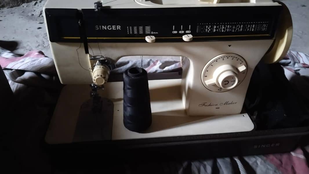 Sewing Singer machine 2