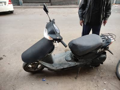 HONDA 49CC PETROL SCOOTY ,ONE KICK START ,4STROKE SCOOTI,