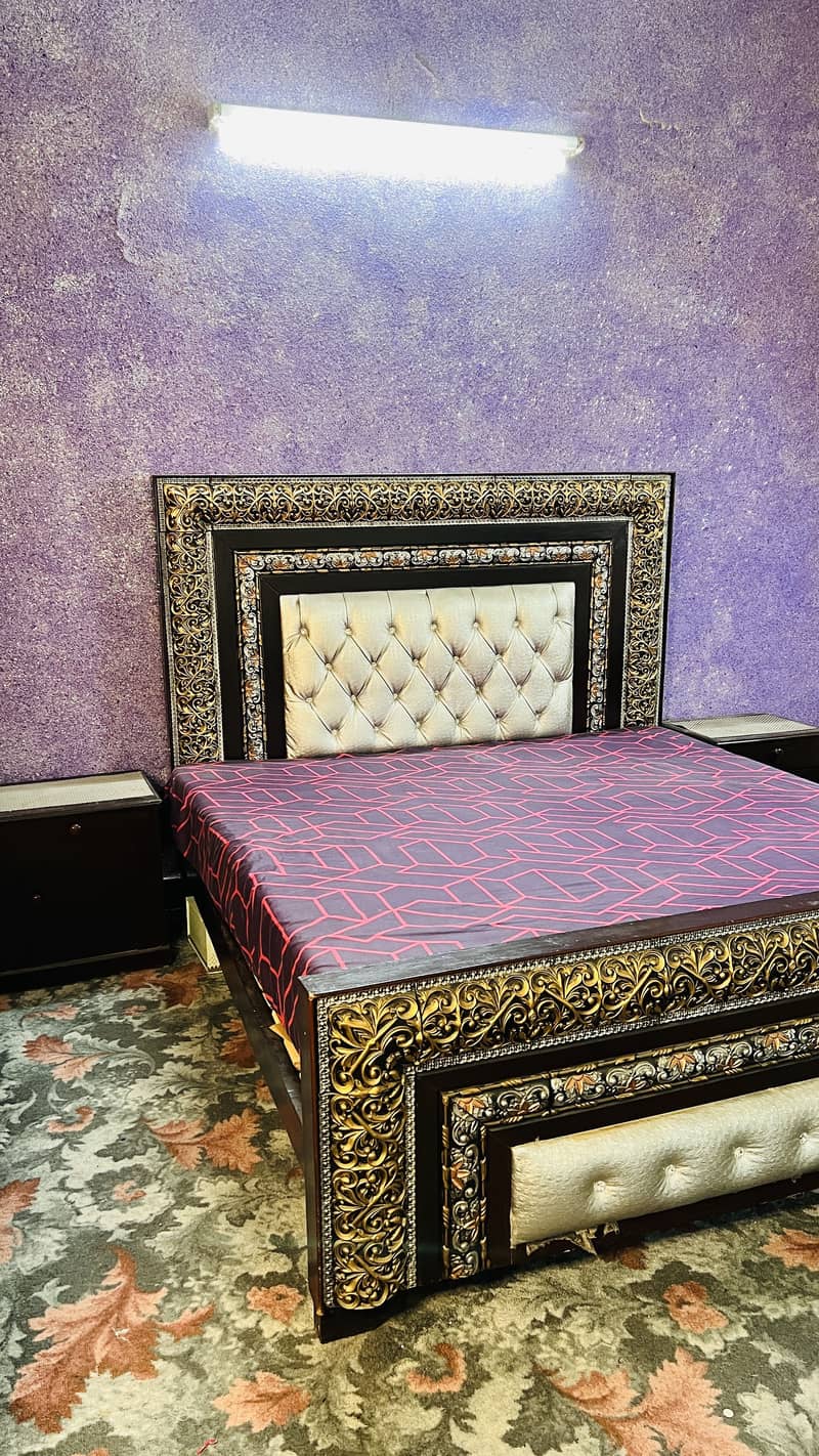 Bed with dressing table 0