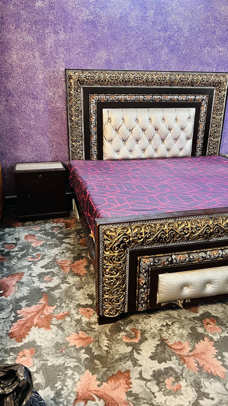 Bed with dressing table 1