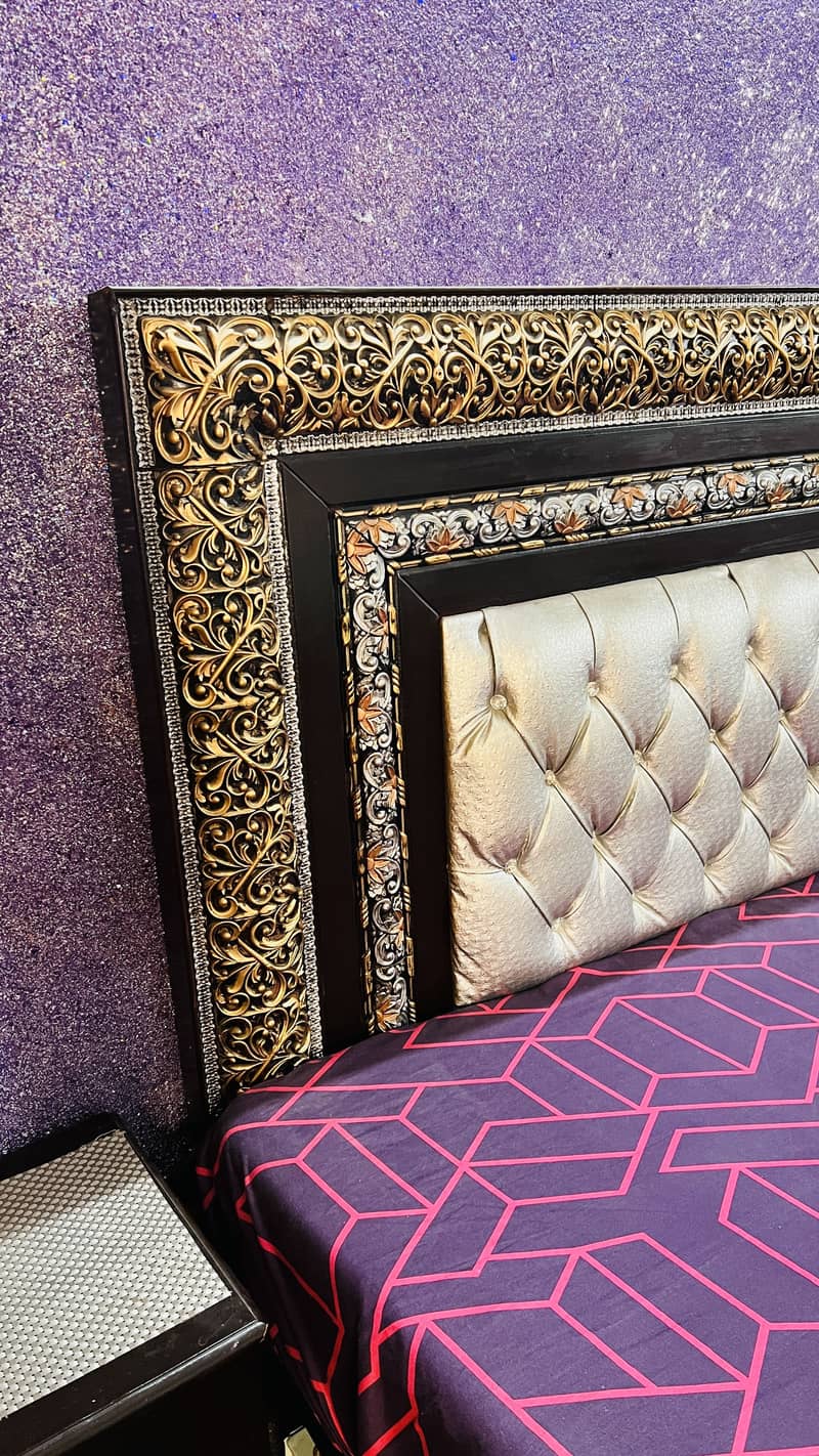 Bed with dressing table 5