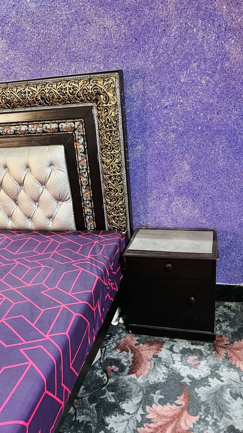 Bed with dressing table 6