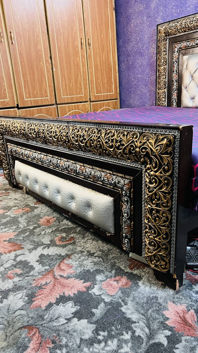 Bed with dressing table 7