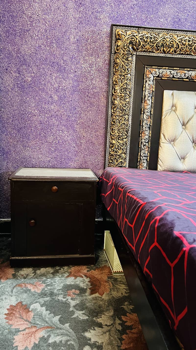 Bed with dressing table 8