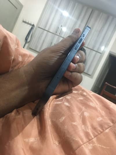 i phone 13 sim time available 87 health 10/10