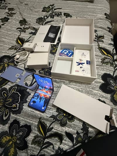 Tecno phantom V Flip 5G 8/256gb