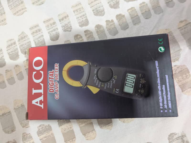 Digital Clamp Meter 0
