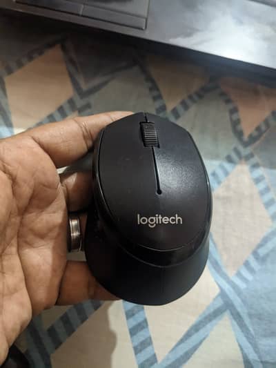 logitech Wireless mouse avalible in 10 by 10 home delivery availible