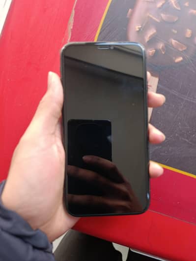 iPhone 11 – 128GB – Black – 10/10 Condition – Neat & Clean