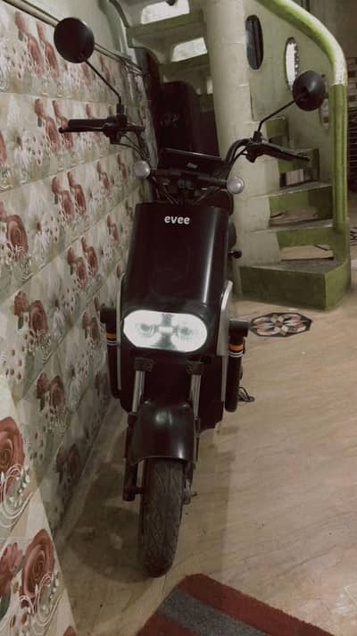 evee mito electric scootie