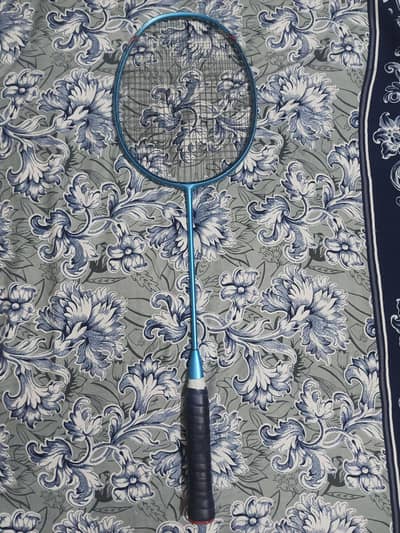 Second hand racket