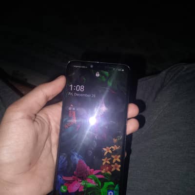 Thora shade hai or Baki mobile ok hai or pta approved hai all ok hai