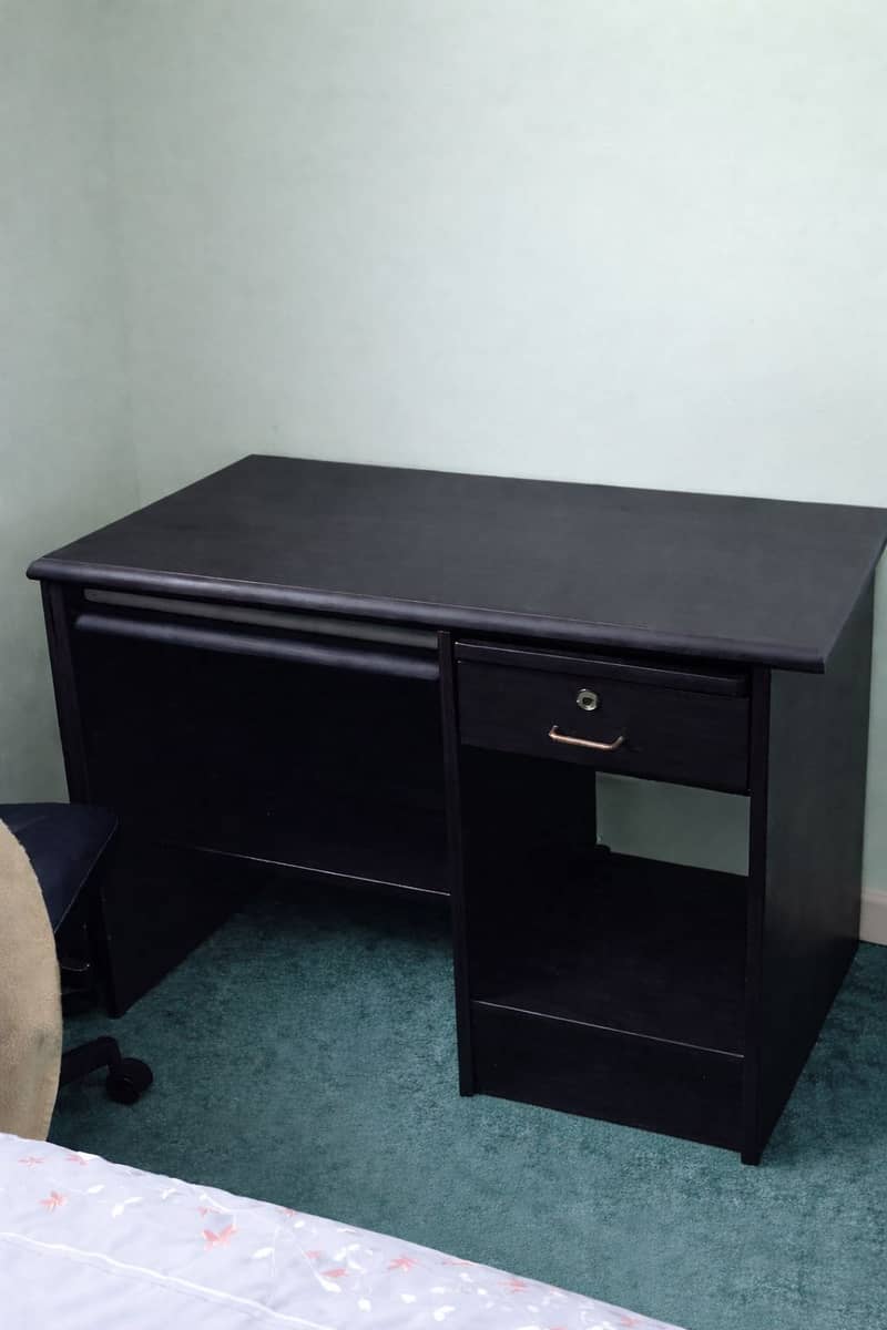 Desk/Computer Table 0
