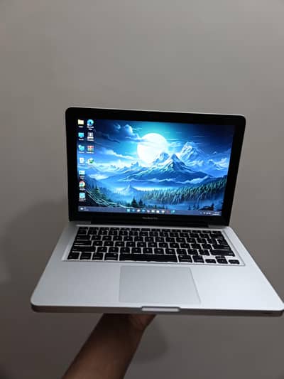Apple MacBook pro 2012 , Windows 10 installed , Core i5