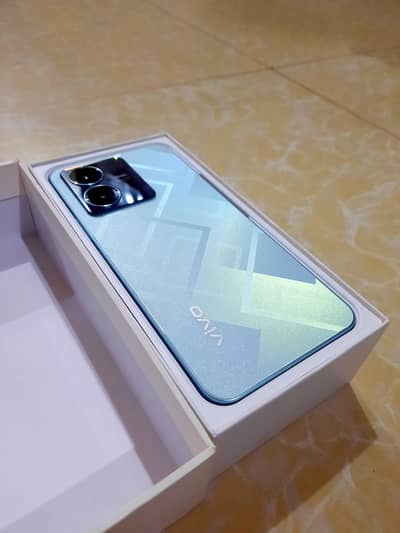 Vivo Y22 4/64 With Original Box Genuine. . .