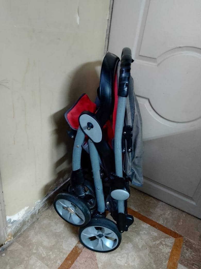 large size imported stroller in vrery good condition 3