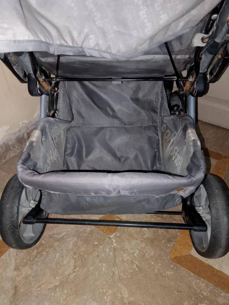 large size imported stroller in vrery good condition 6