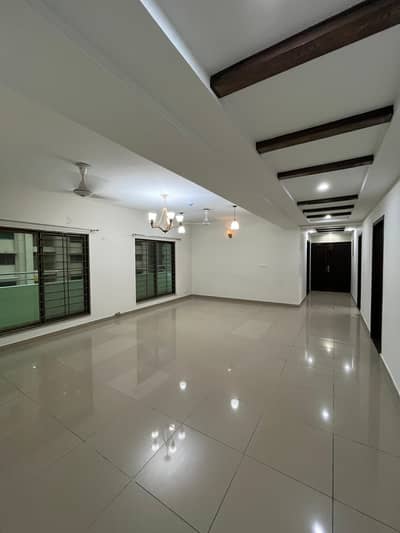 10 MARLA 3 BEDROOM APARTMENT AVAILABLE FOR SALE OPEN VIEW