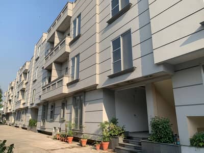 GROUND FLOOR 3 BEDROOM APARTMENT AVAILABLE FOR RENT