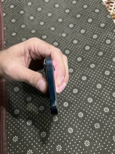 I phone 13 All okay 10/10 87%