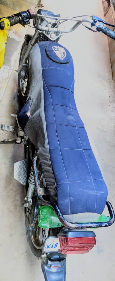 Good condition new tyre hai chain sporcket new hai