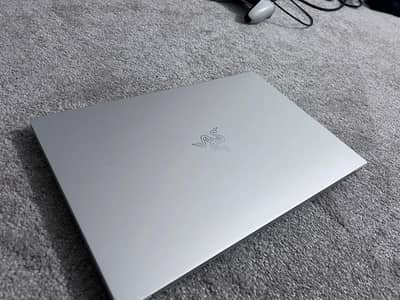 Razer blade 15 studio Laptop all aluminium body with 4k screen